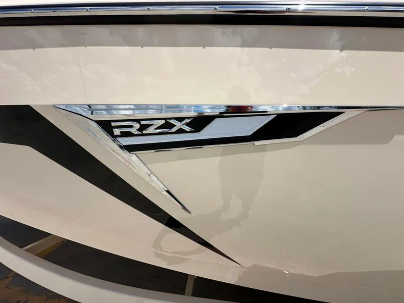 Slide: The Image of Tigé 22RZX 2025 - 39