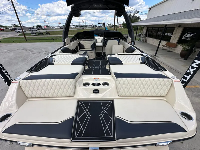 Slide: The Image of Tigé 22RZX 2025 - 9