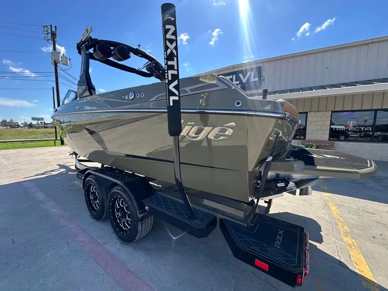 Slide: The Image of Tigé 22RZX 2025 - 10