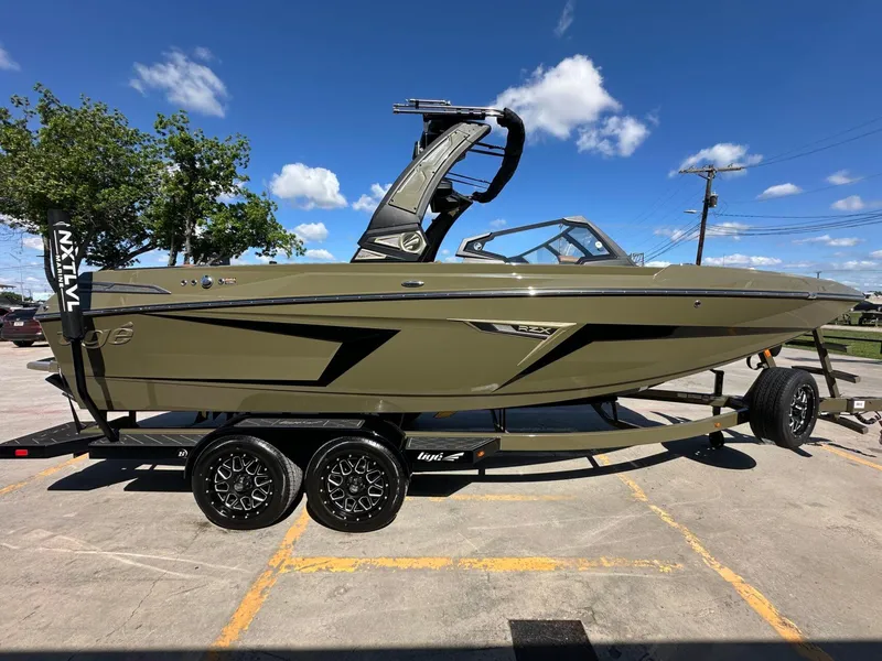 Slide: The Image of Tigé 22RZX 2025 - 13