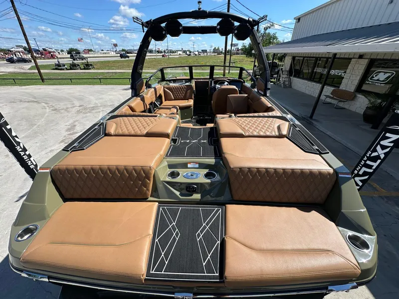 Slide: The Image of Tigé 22RZX 2025 - 17