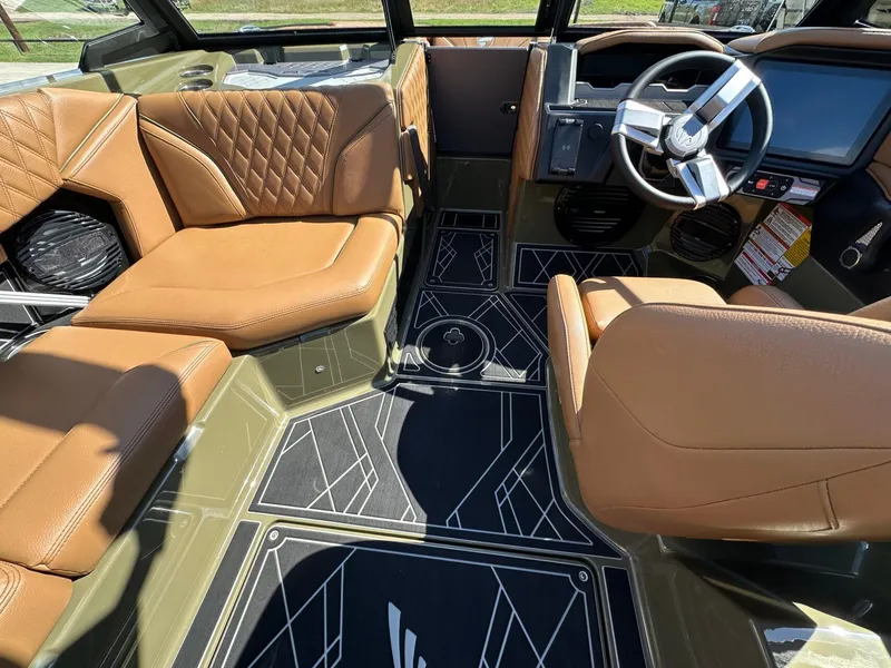 Slide: The Image of Tigé 22RZX 2025 - 23