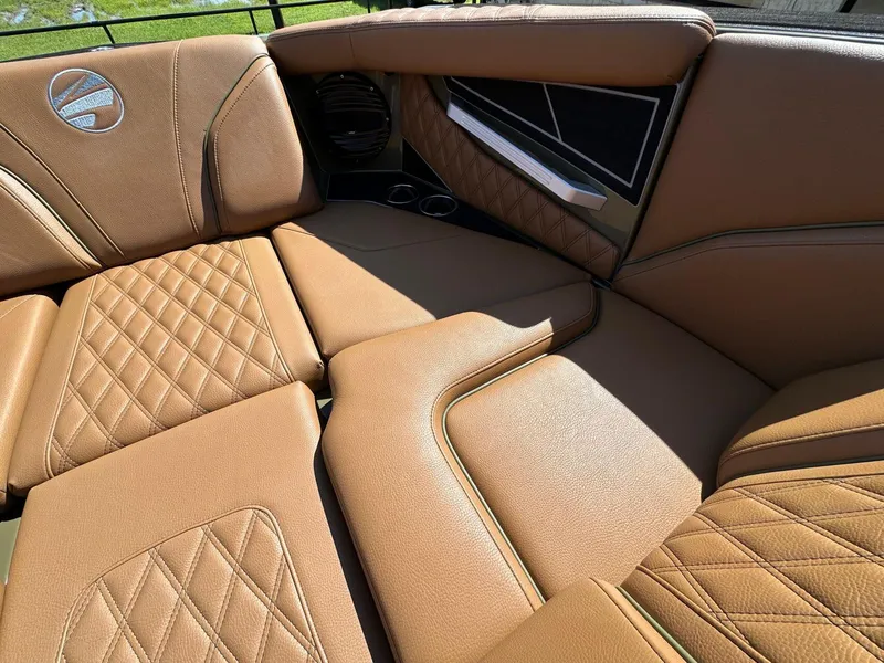 Slide: The Image of Tigé 22RZX 2025 - 28