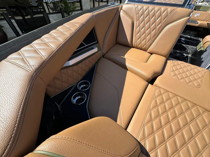 Slide: The Image of Tigé 22RZX 2025 - 30