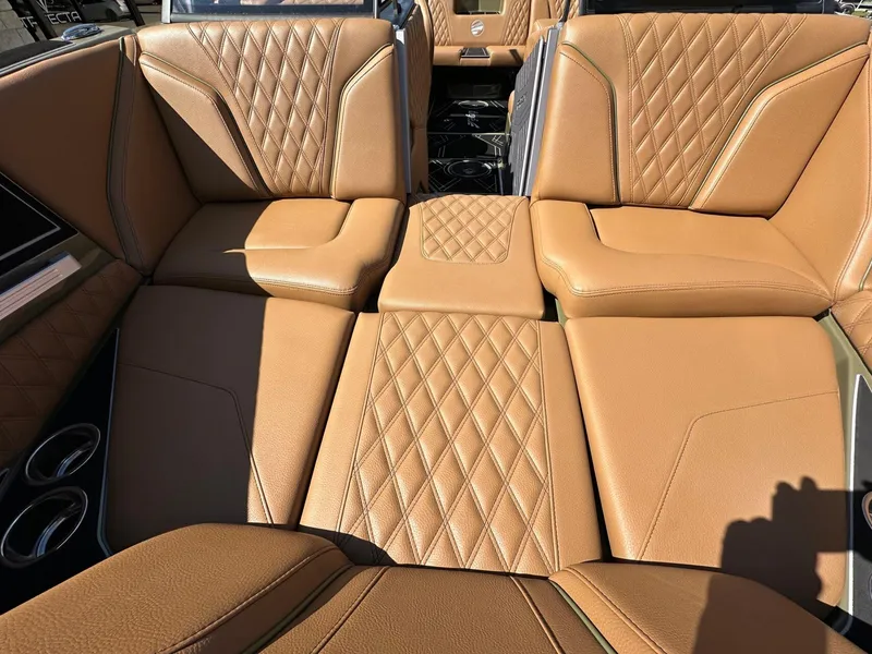 Slide: The Image of Tigé 22RZX 2025 - 31