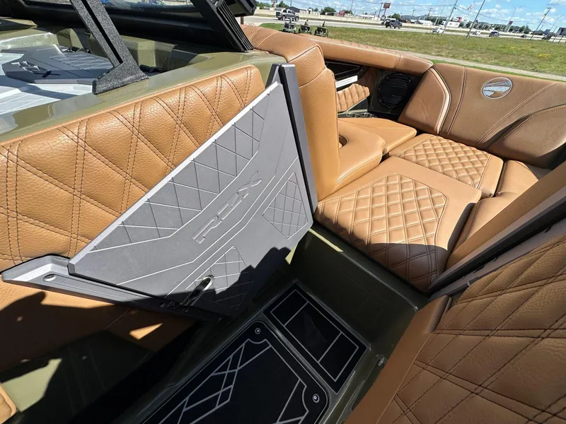 Slide: The Image of Tigé 22RZX 2025 - 36