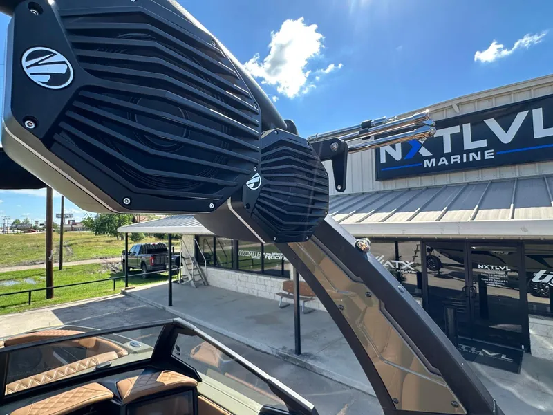 Slide: The Image of Tigé 22RZX 2025 - 42