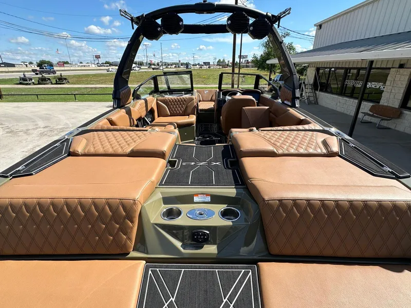 Slide: The Image of Tigé 22RZX 2025 - 48