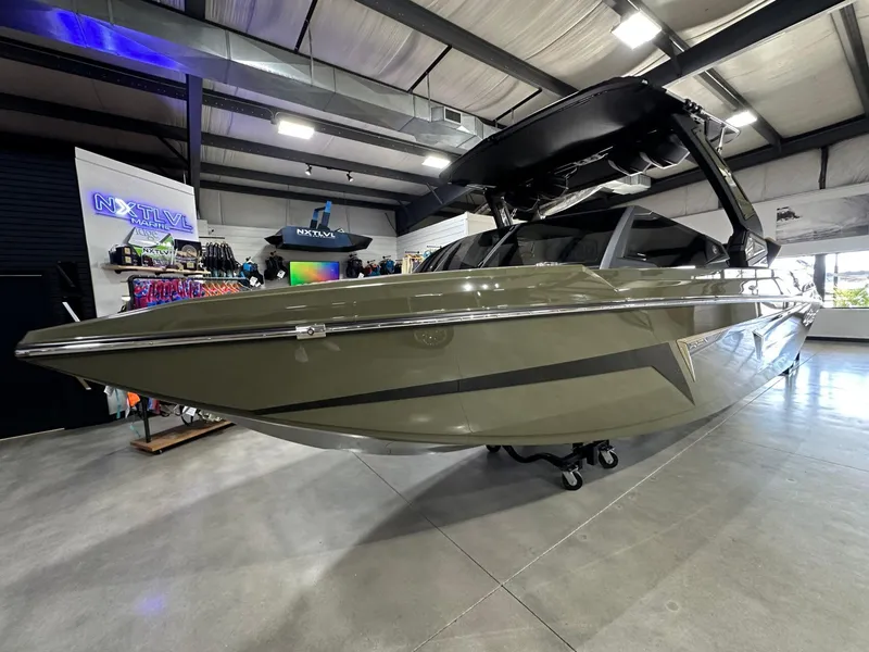 Slide: The Image of Tigé 22RZX 2025 - 8