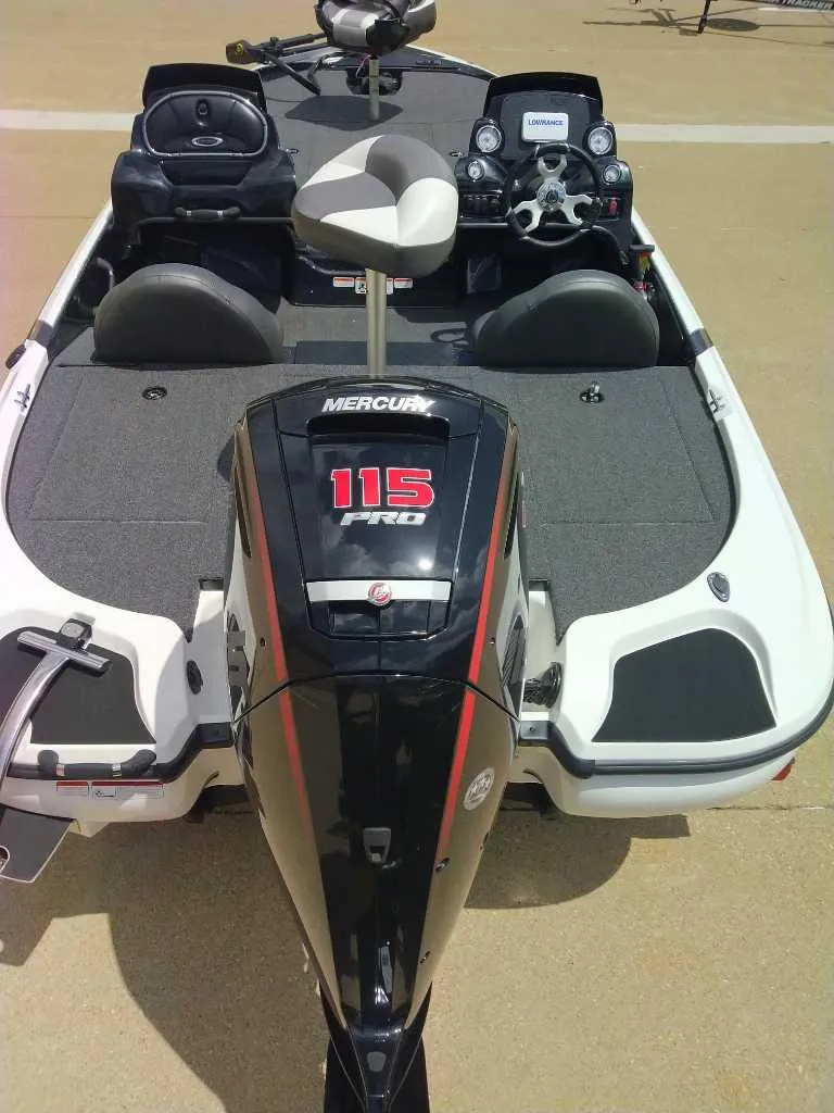 Slide: The Image of 2025 Nitro Z17 boat with Mercury 115 Pro engine, featuring dual seats and control panel. - 6