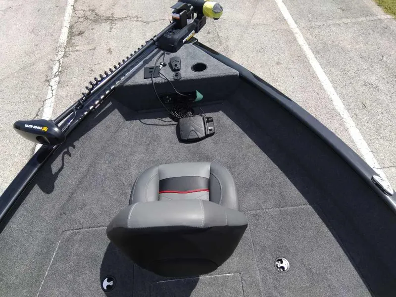 Slide: The Image of 2024 Tracker Pro Guide V-175 WT boat interior with seat and trolling motor. - 12