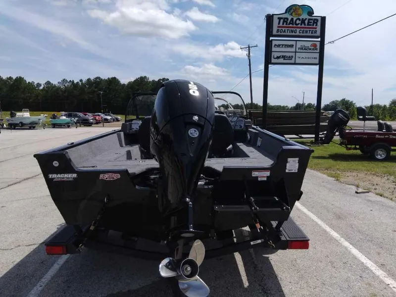 Slide: The Image of 2024 Tracker Pro Guide V-175 WT boat at Tracker Boating Center. - 4