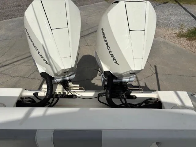 Slide: The Image of Mako 284 Center Console 2019 - 5