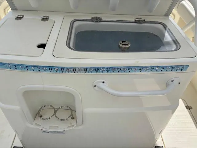 Slide: The Image of Mako 284 Center Console 2019 - 6