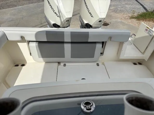 Slide: The Image of Mako 284 Center Console 2019 - 7