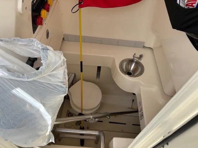 Slide: The Image of Mako 284 Center Console 2019 - 9