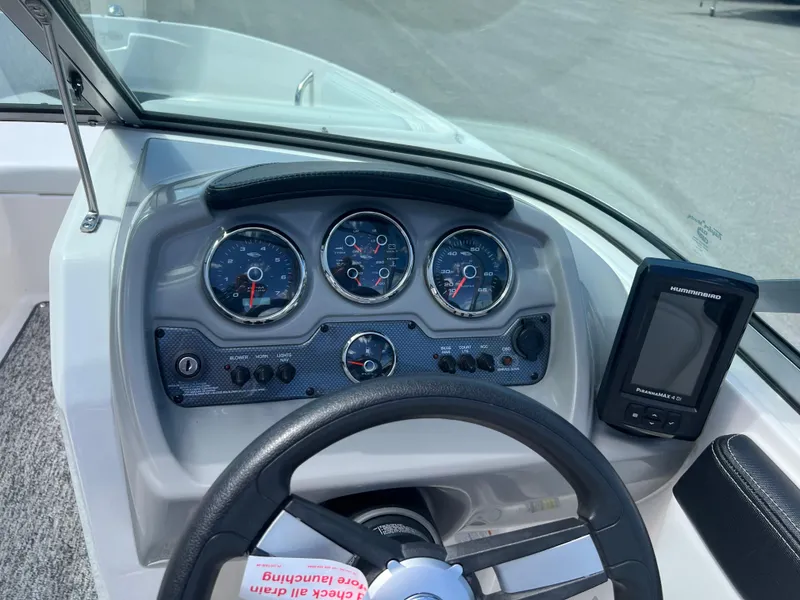 Slide: The Image of Chaparral 19 H2O Sport 2017 - 10