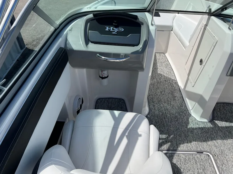 Slide: The Image of Chaparral 19 H2O Sport 2017 - 11