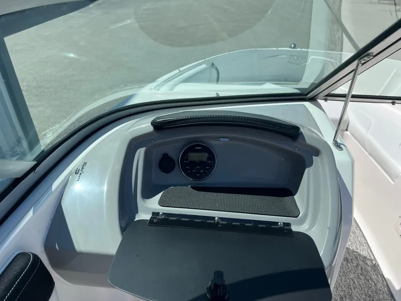 Slide: The Image of Chaparral 19 H2O Sport 2017 - 12