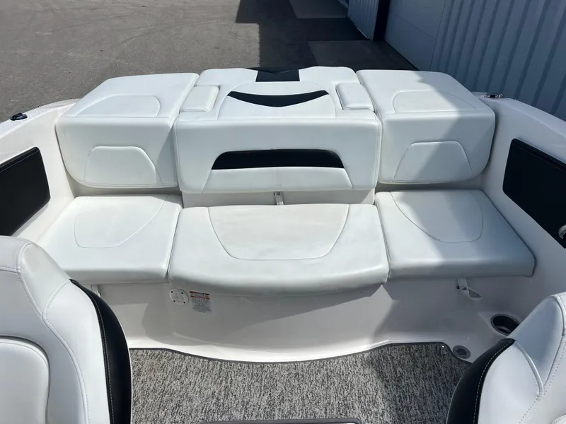 Slide: The Image of Chaparral 19 H2O Sport 2017 - 15