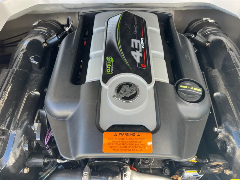 Slide: The Image of Chaparral 19 H2O Sport 2017 - 17