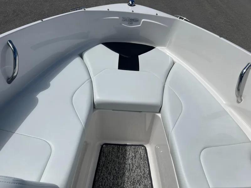 Slide: The Image of Chaparral 19 H2O Sport 2017 - 6