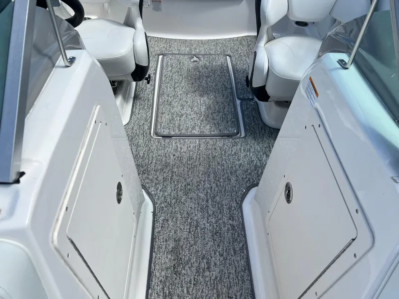 Slide: The Image of Chaparral 19 H2O Sport 2017 - 7