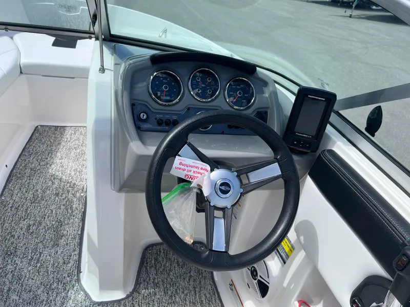 Slide: The Image of Chaparral 19 H2O Sport 2017 - 9