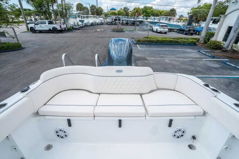 Slide: The Image of Sea Hunt Ultra 234 2025 - 10