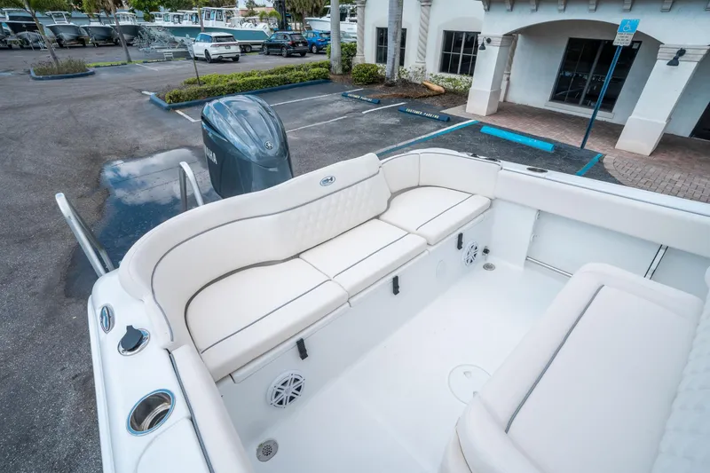 Slide: The Image of Sea Hunt Ultra 234 2025 - 11