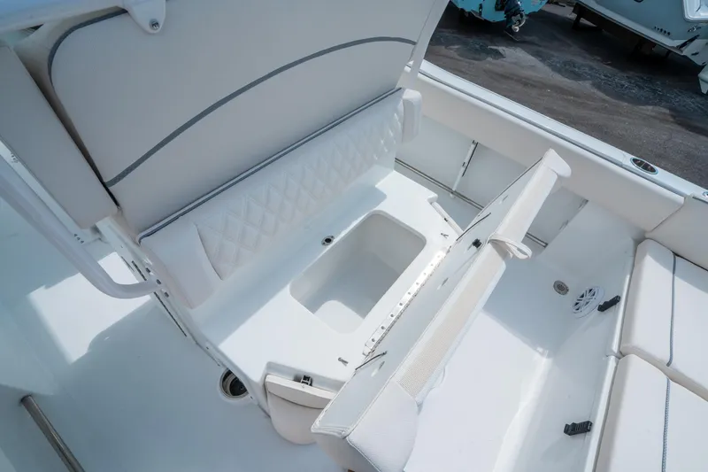 Slide: The Image of Sea Hunt Ultra 234 2025 - 16