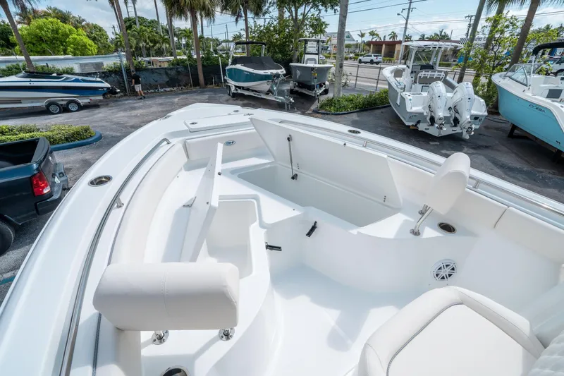 Slide: The Image of Sea Hunt Ultra 234 2025 - 29