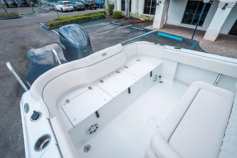 Slide: The Image of Sea Hunt Ultra 234 2025 - 13