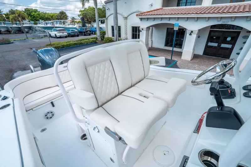 Slide: The Image of Sea Hunt Ultra 234 2025 - 22