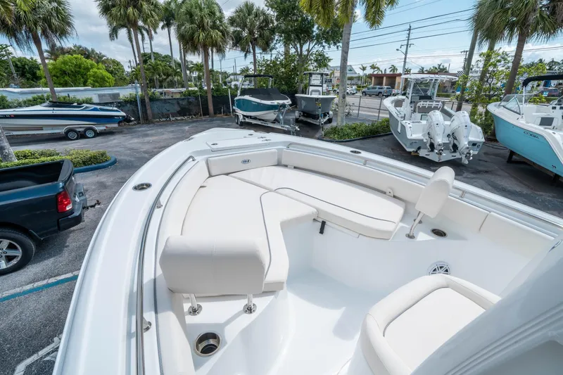 Slide: The Image of Sea Hunt Ultra 234 2025 - 26