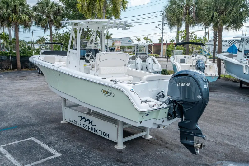 Slide: The Image of Sea Hunt Ultra 234 2025 - 4