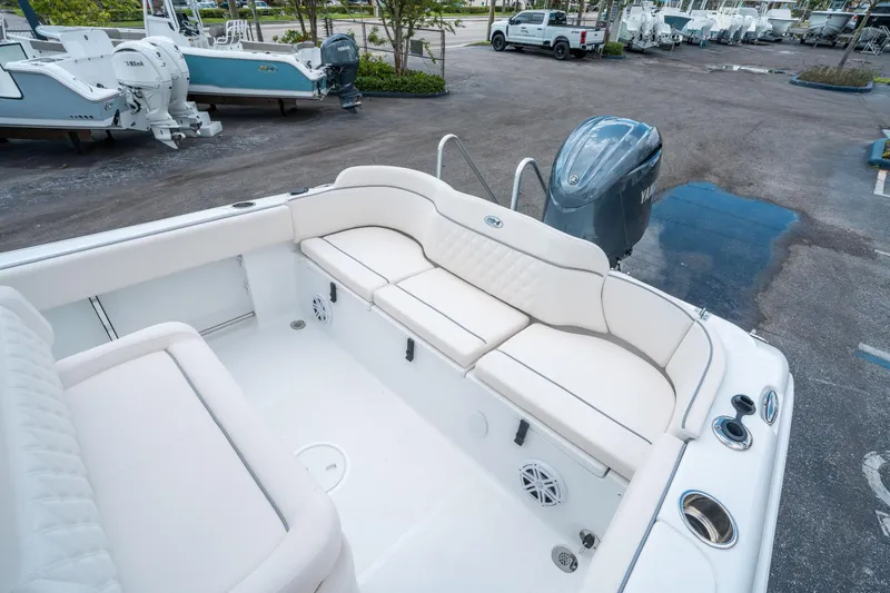 Slide: The Image of Sea Hunt Ultra 234 2025 - 12