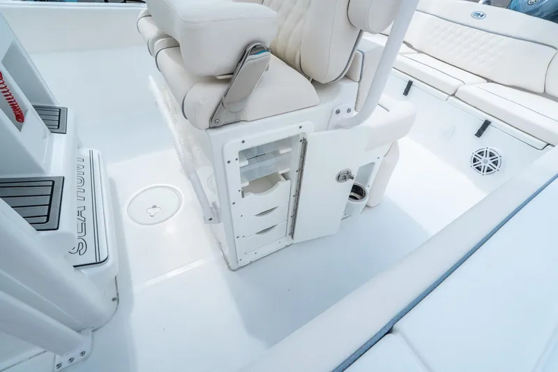 Slide: The Image of Sea Hunt Ultra 234 2025 - 24