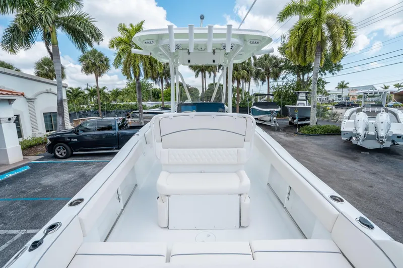 Slide: The Image of Sea Hunt Ultra 234 2025 - 9