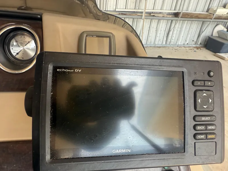 Slide: The Image of Garmin echomap DV on 2014 Bennington 2550 RCB boat dashboard. - 14