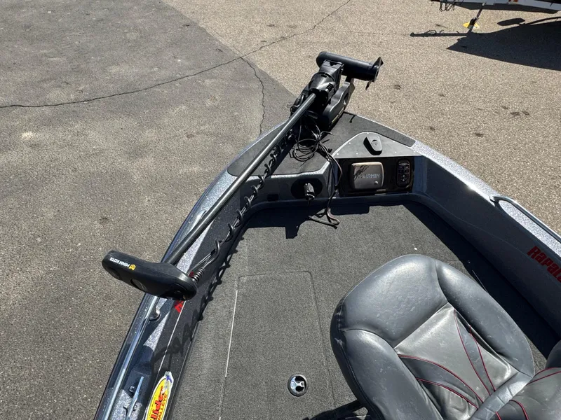 Slide: The Image of 2004 Ranger 619 VS Fisherman boat with trolling motor and seat. - 12