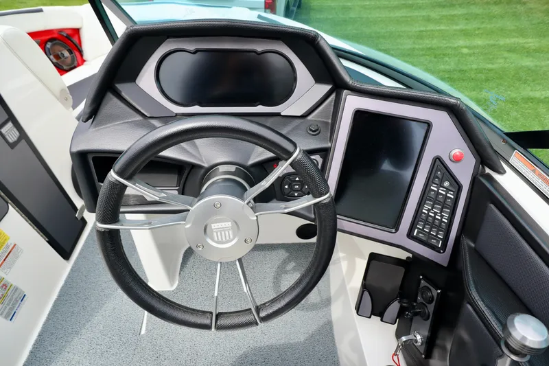 Slide: The Image of MasterCraft XStar 2019 - 14
