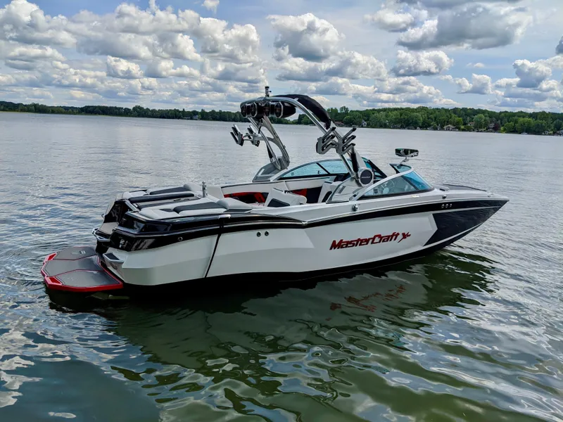 Slide: The Image of MasterCraft XStar 2019 - 2