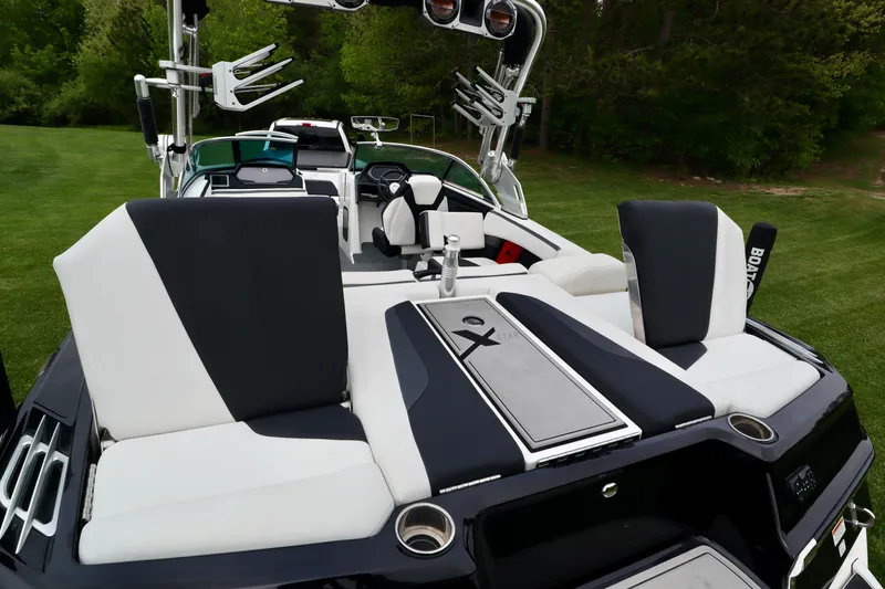 Slide: The Image of MasterCraft XStar 2019 - 31