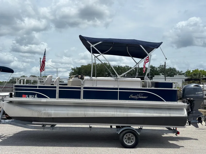 Slide: The Image of SunChaser Classic Fish 8520 4-PT 2017 - 0