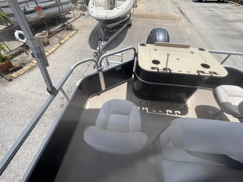 Slide: The Image of SunChaser Classic Fish 8520 4-PT 2017 - 15