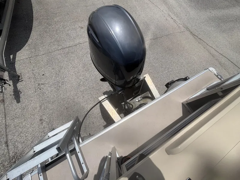 Slide: The Image of SunChaser Classic Fish 8520 4-PT 2017 - 18