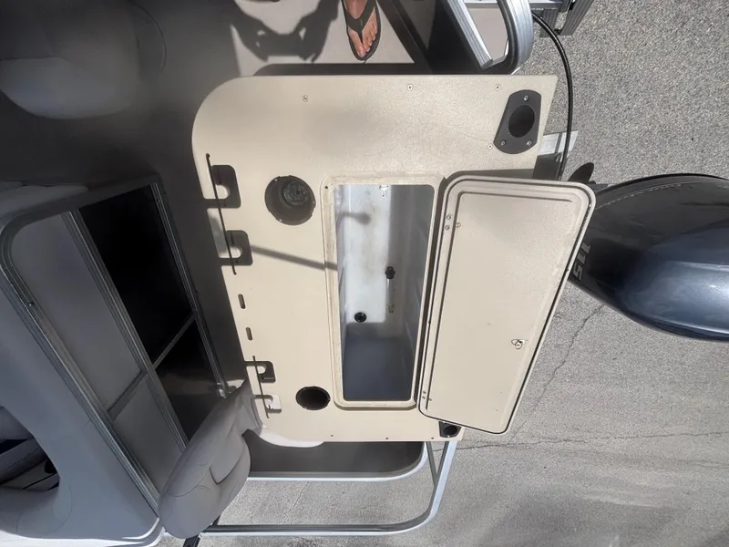 Slide: The Image of SunChaser Classic Fish 8520 4-PT 2017 - 19