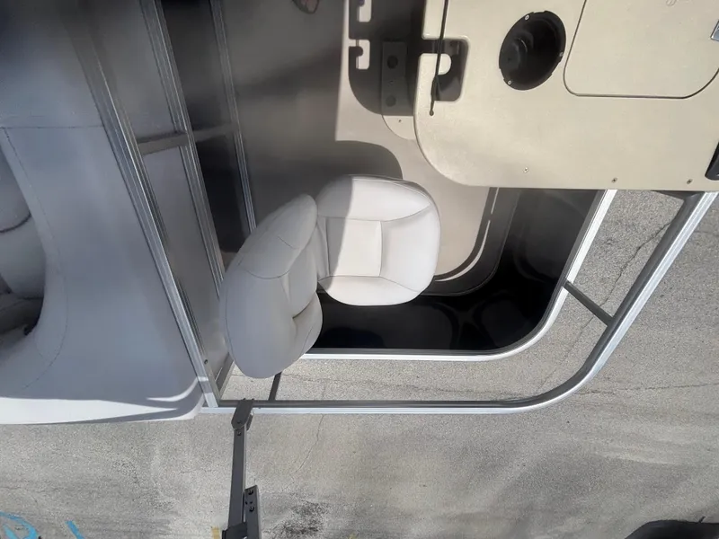 Slide: The Image of SunChaser Classic Fish 8520 4-PT 2017 - 20