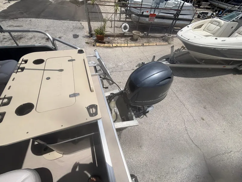 Slide: The Image of SunChaser Classic Fish 8520 4-PT 2017 - 23